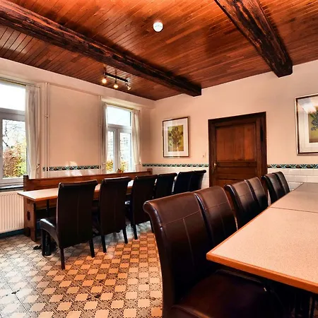 Luxurious Mansion With Indoor Pool And Sauna Vakantiehuis