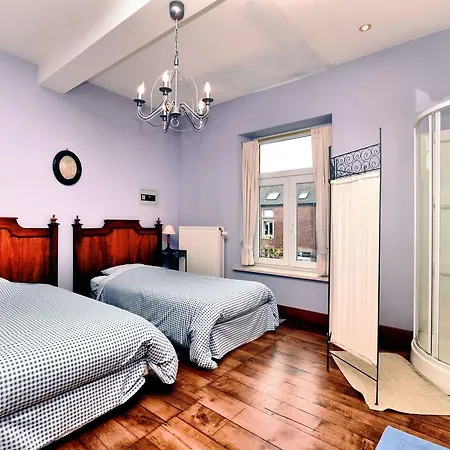 Vakantiehuis Luxurious Mansion With Indoor Pool And Sauna *